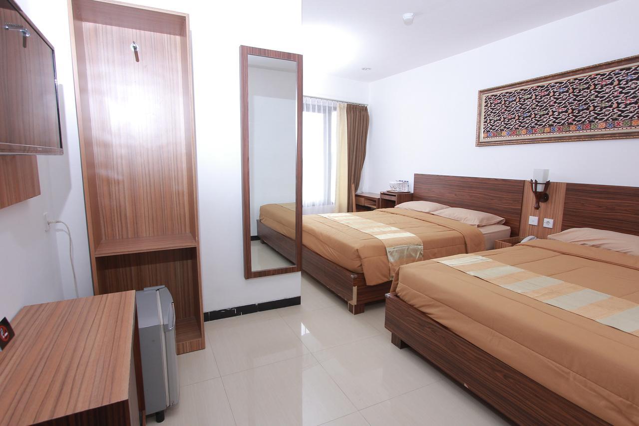 Hotel Kristina Malioboro Джокьякарта Экстерьер фото