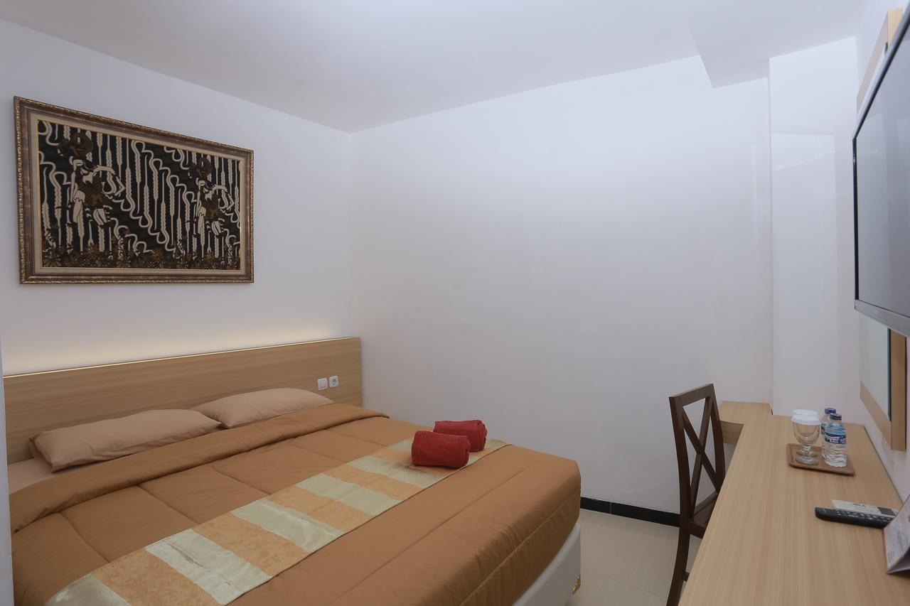 Hotel Kristina Malioboro Джокьякарта Экстерьер фото
