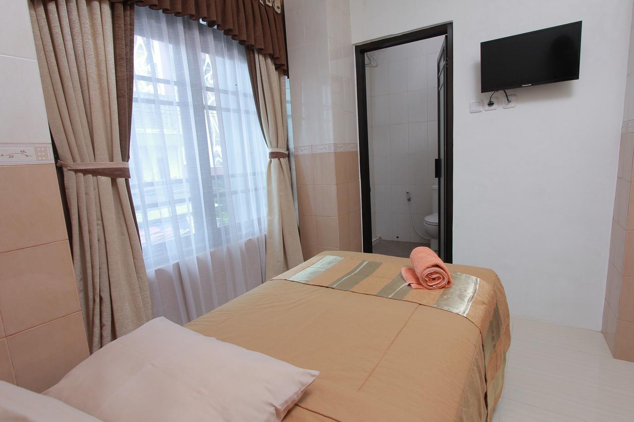Hotel Kristina Malioboro Джокьякарта Экстерьер фото