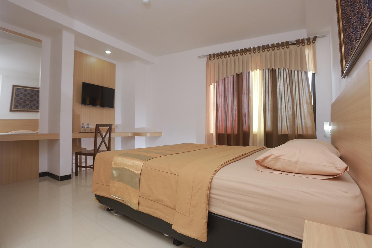Hotel Kristina Malioboro Джокьякарта Экстерьер фото
