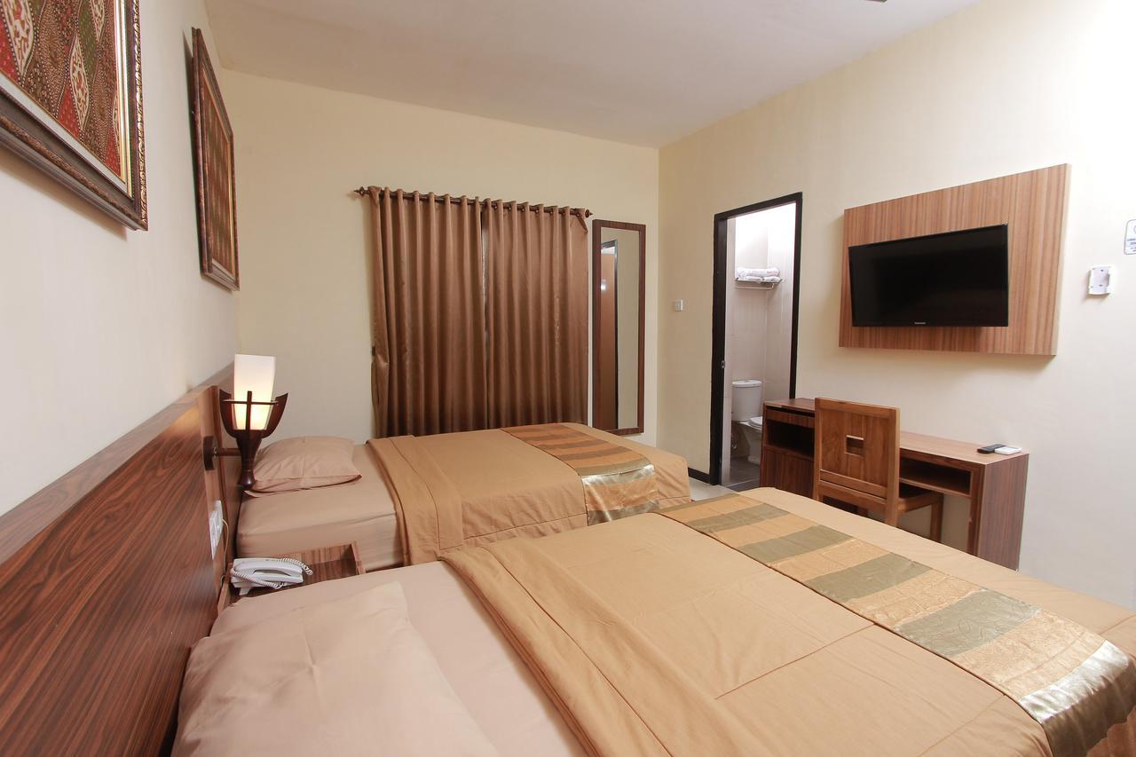 Hotel Kristina Malioboro Джокьякарта Экстерьер фото